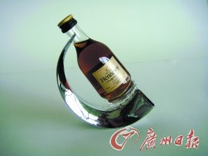 酒版小巧玲珑。