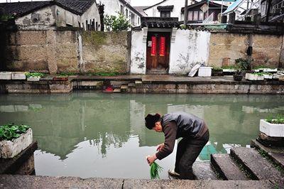 黄酒配茴香豆 绍兴老城的美食秘密